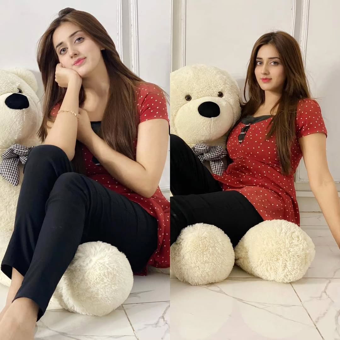 Jannat Mirza's smaller Teddy Bear